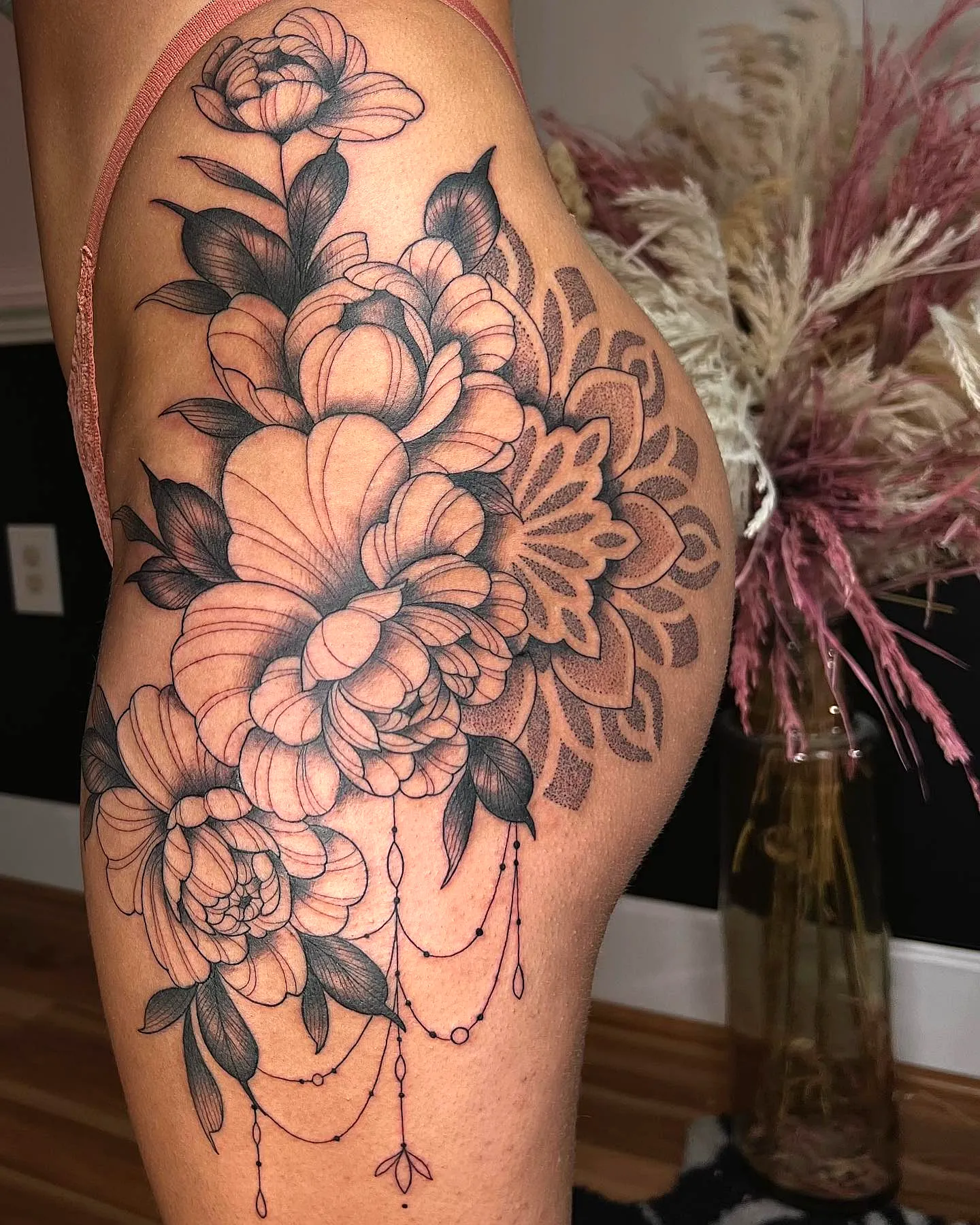 15 Unique Hip Tattoo Ideas for Bold Expressions