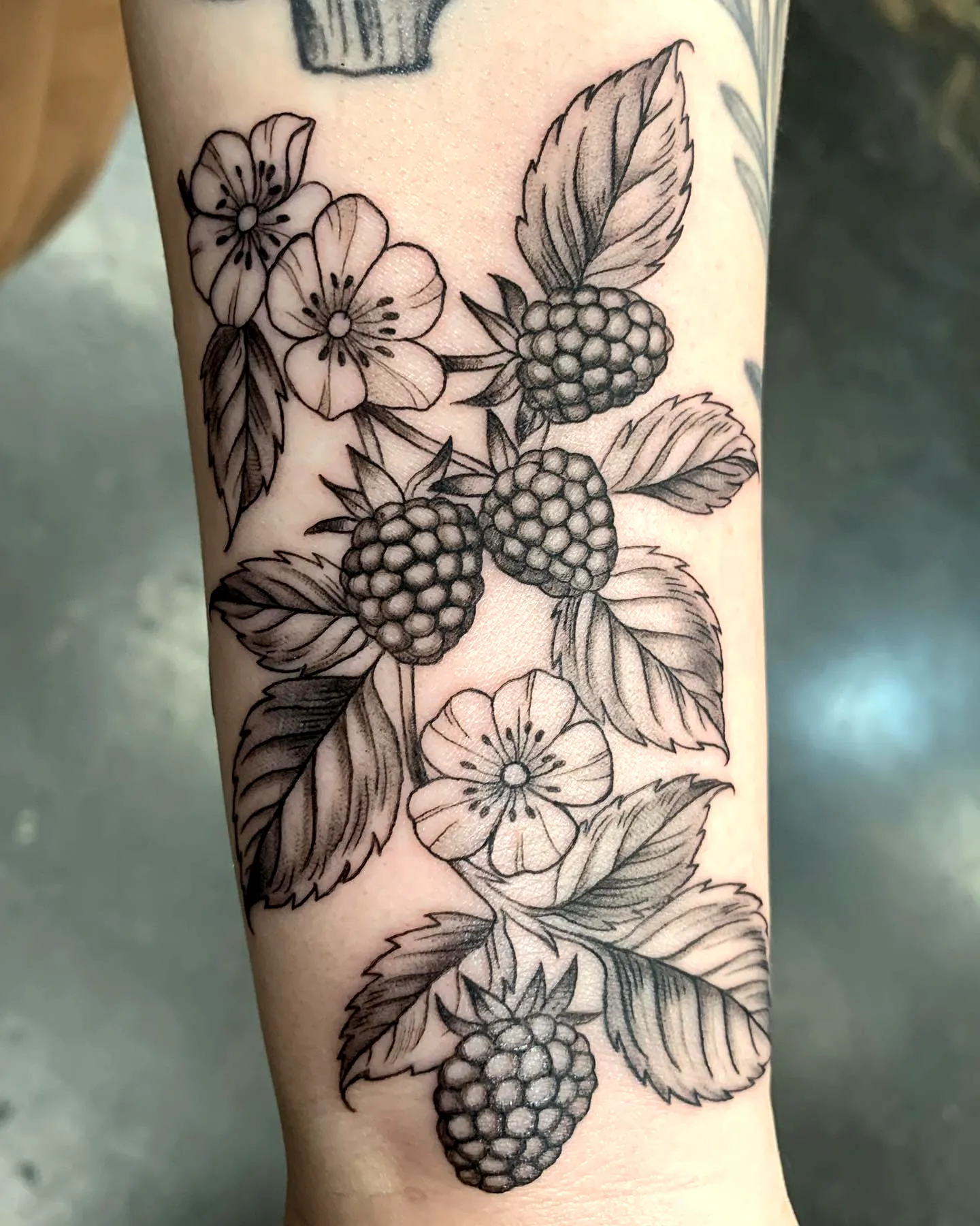15 Striking Blackberry Tattoo Ideas for Unique Ink Inspiration
